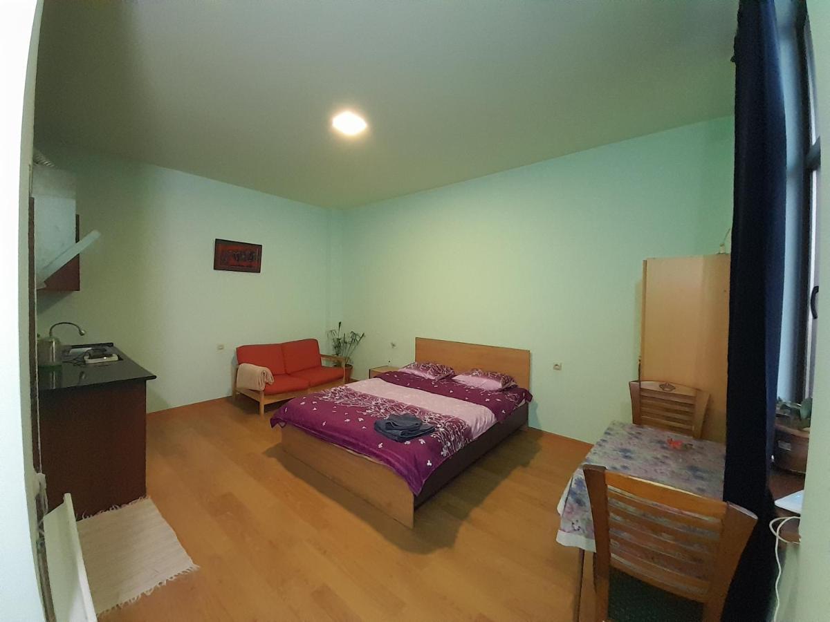 Art Guest House In Kaskad 耶烈万 外观 照片