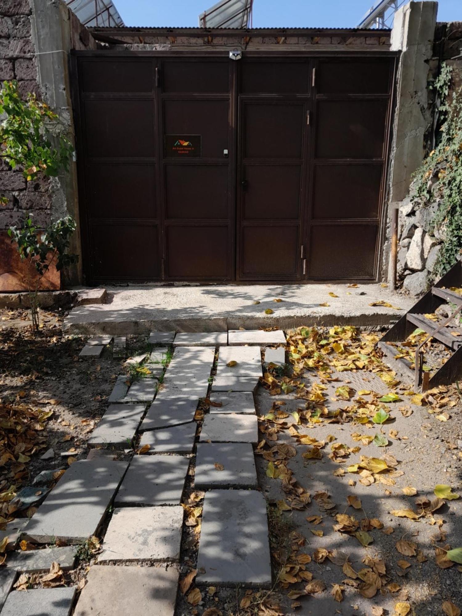 Art Guest House In Kaskad 耶烈万 外观 照片